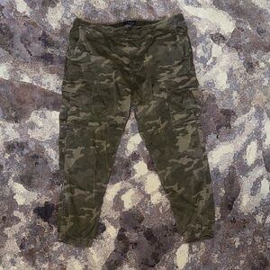 American Eagle Outfitters Olive Camo Cargo Pants